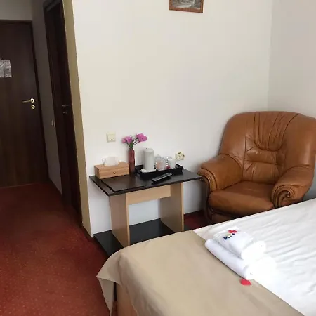 Flora Alpina Guest house 4*